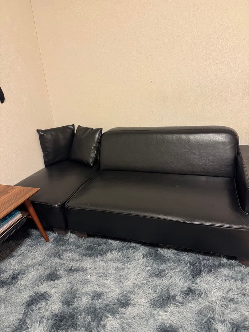 L字型ソファ 合成皮革 クッション付き　カーペット付き