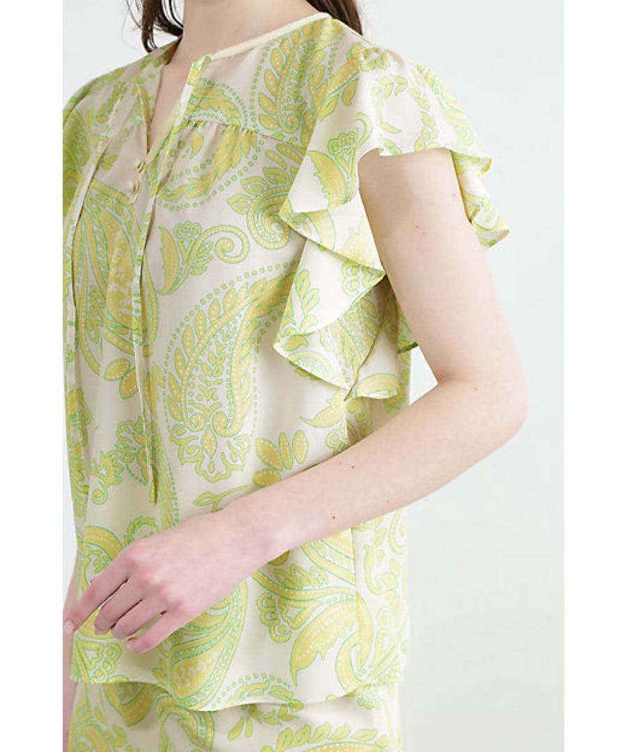 ペイズリー柄フリル袖ブラウス