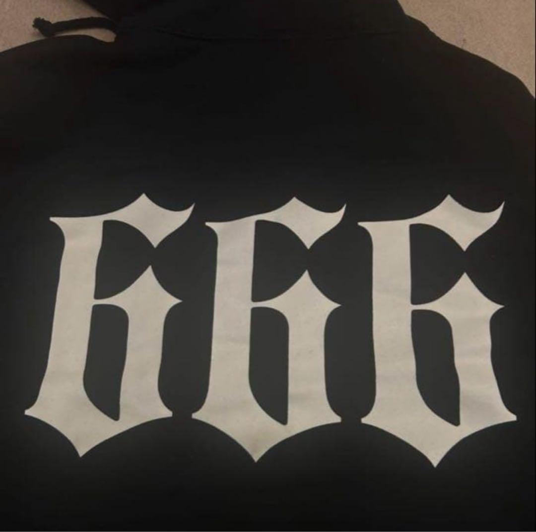 Seen 666 Better Days パーカーMIKADODAB着用