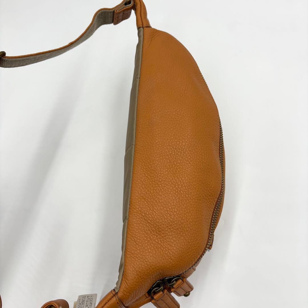 新品未使用タグ付き✨Dakota ダコタ　レザー　ボディバッグ　ポーチ