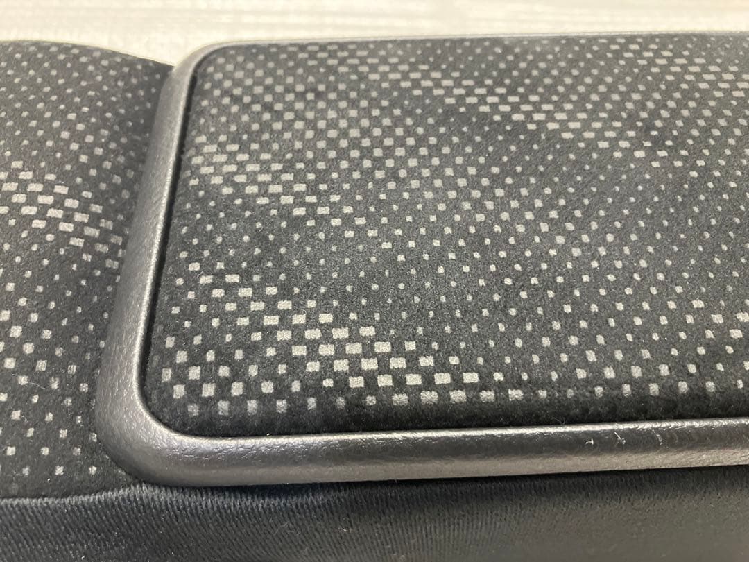 ♦︎ダイハツ★タントカスタムLA600S★純正アームレストレザー★