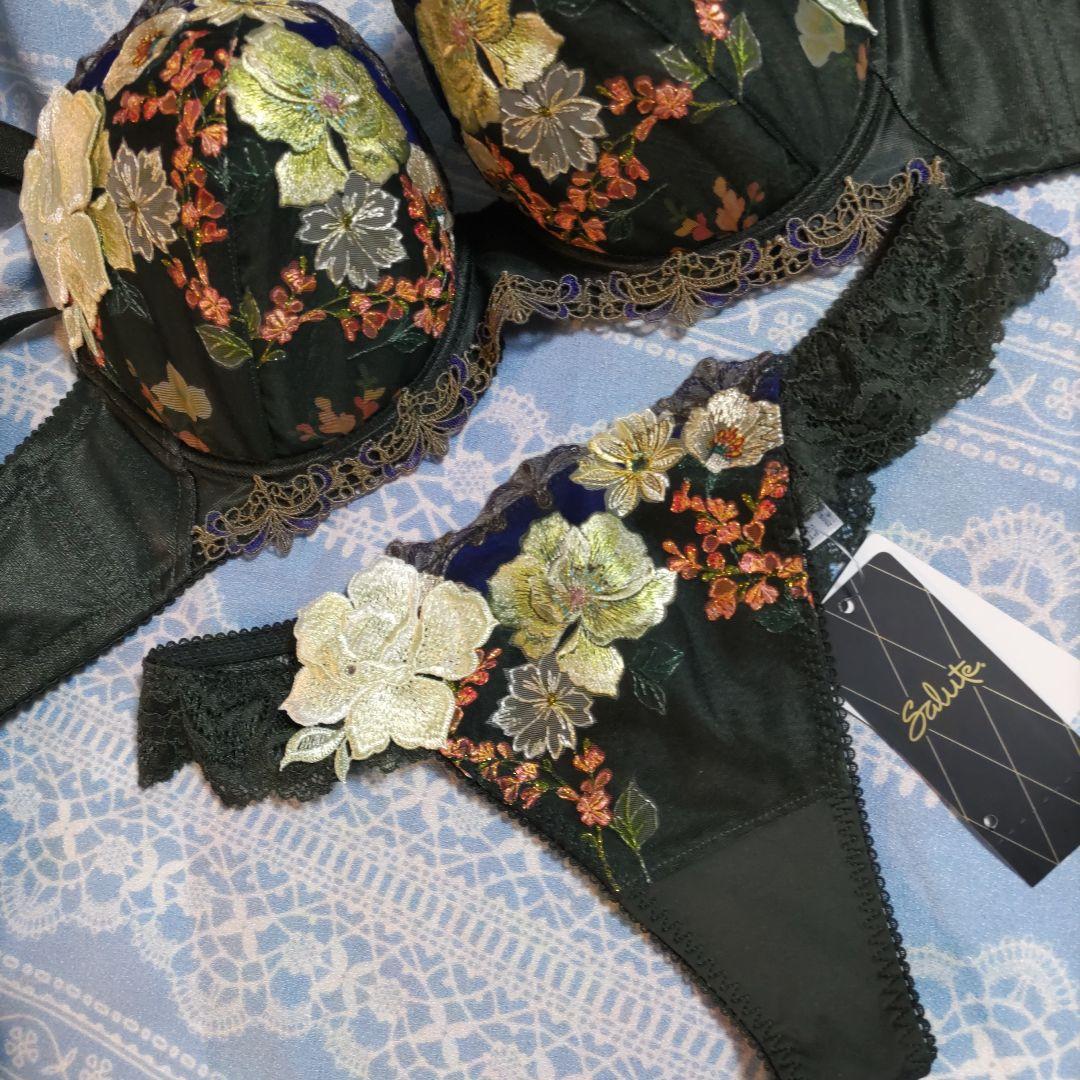 ワコールサルート　セットアップ　G 65 ＆ M 　新品