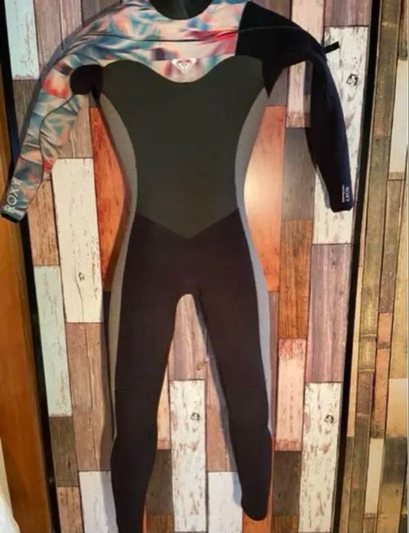 春の冷たい水に！安価でどうぞ！ROXY ウエットスーツ セミドライ