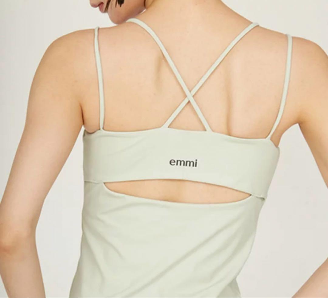 新品未使用　エミ emmi ヨガウェア トップス キャミソール M ミント