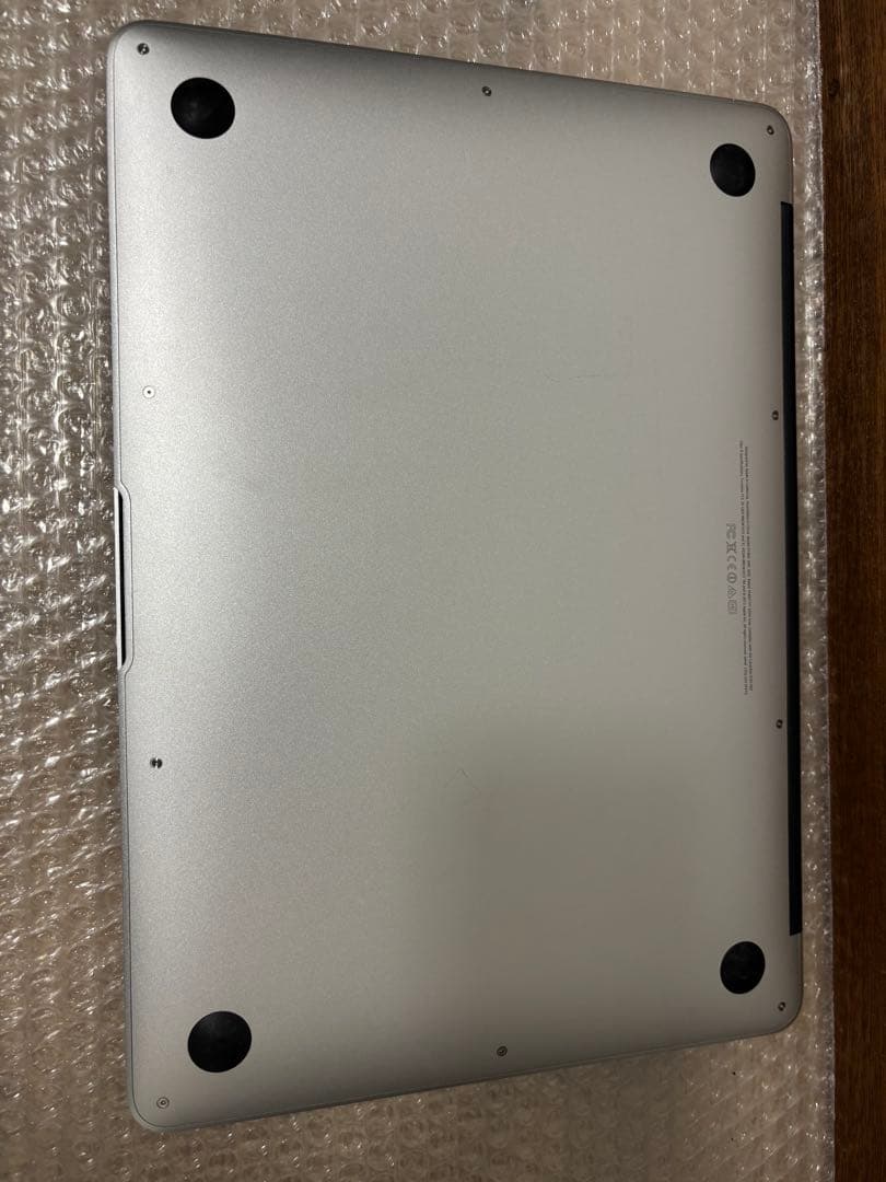 バッテリー新品同様　MacBook Air 13インチ　A1466 SSD