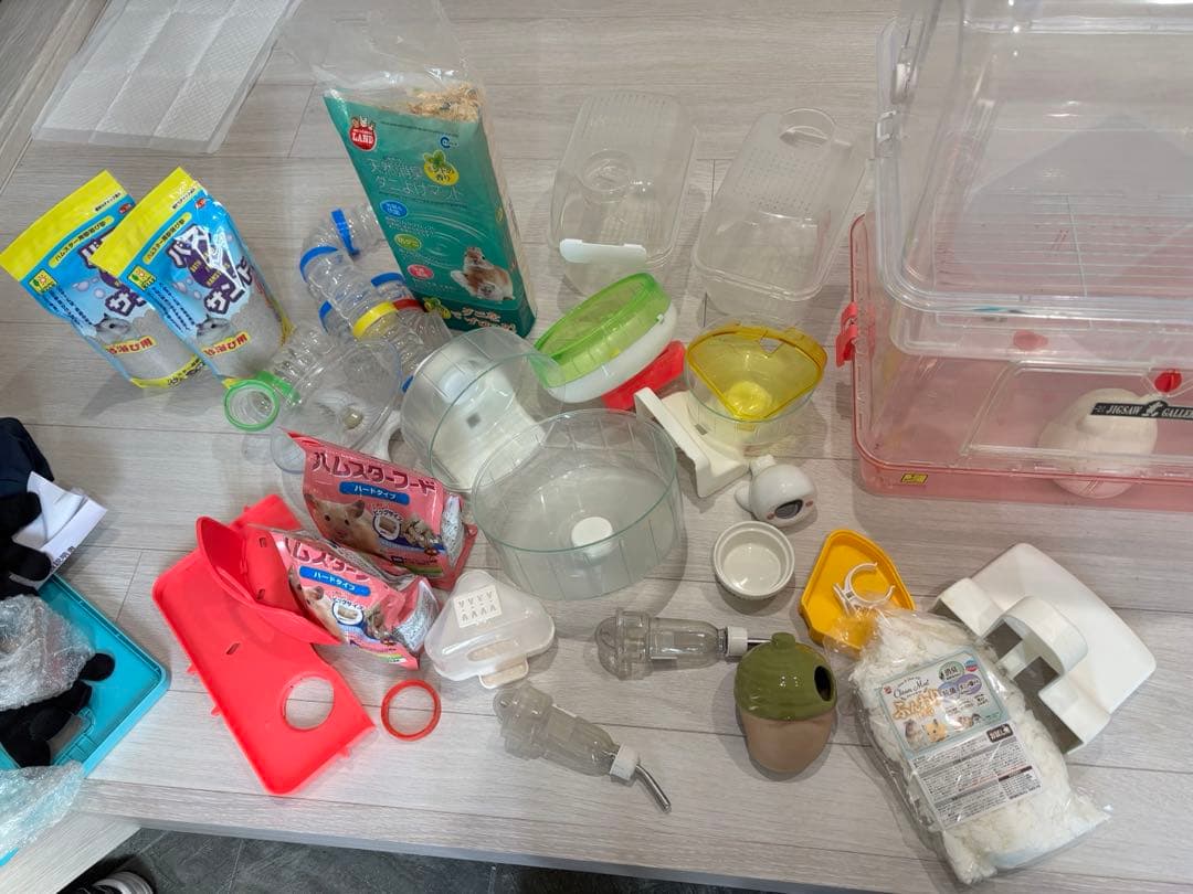 透明プラスチック製小動物用ケージ