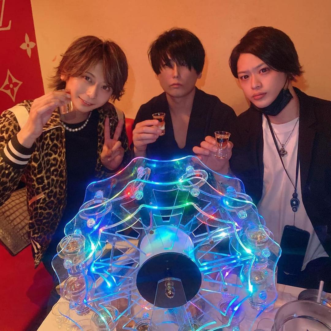 新品 テキーラ観覧車 LED 観覧車 ワインラック 酒グラススタンド 充電式