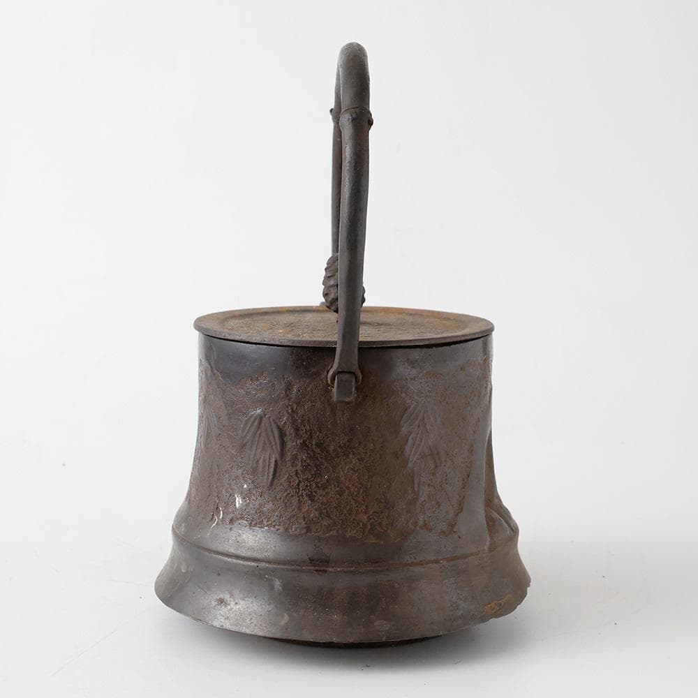 南部鉄瓶 大祐堂 笹竹文 鉄瓶 大振り 松笠摘み 竹提手 湯沸し茶道具 煎茶道具