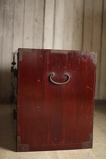 綺麗な丸金具庄内箪笥　2段