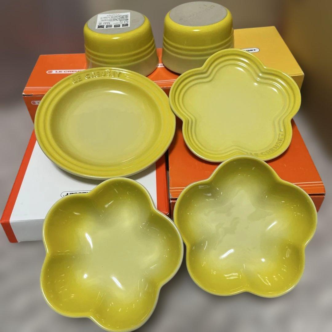 ルクルーゼ　ラウンドプレート、フラワーディッシュ、ラムカン 6点　ソレイユ