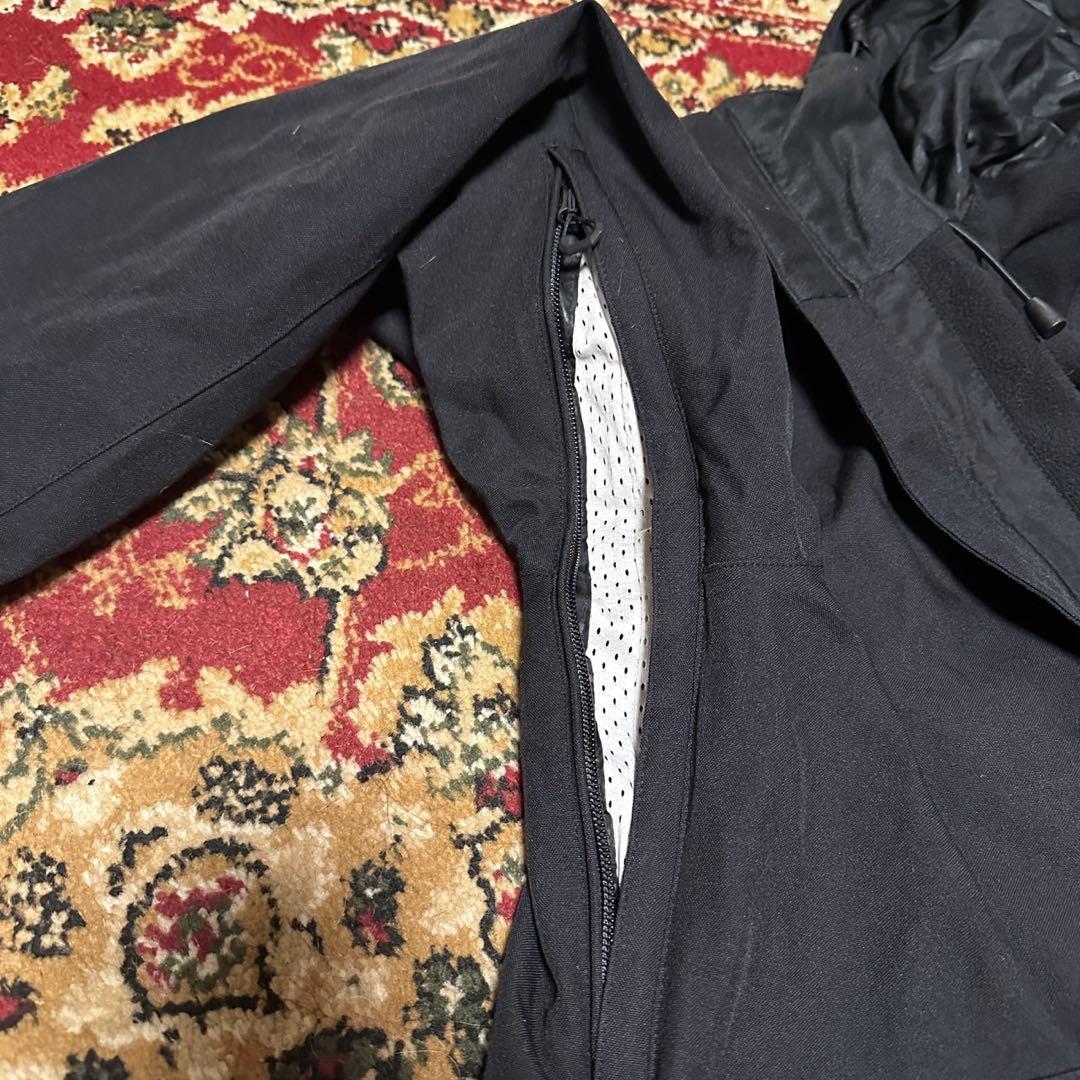 VOLCOM ボルコム スノーボードジャケット 黒