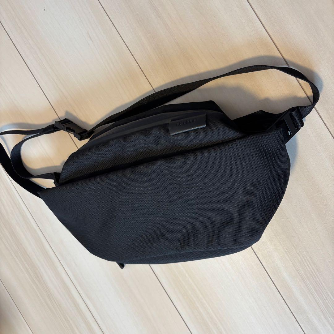 【côte&ciel】ブラック ボディバッグISARAU コートエシエル