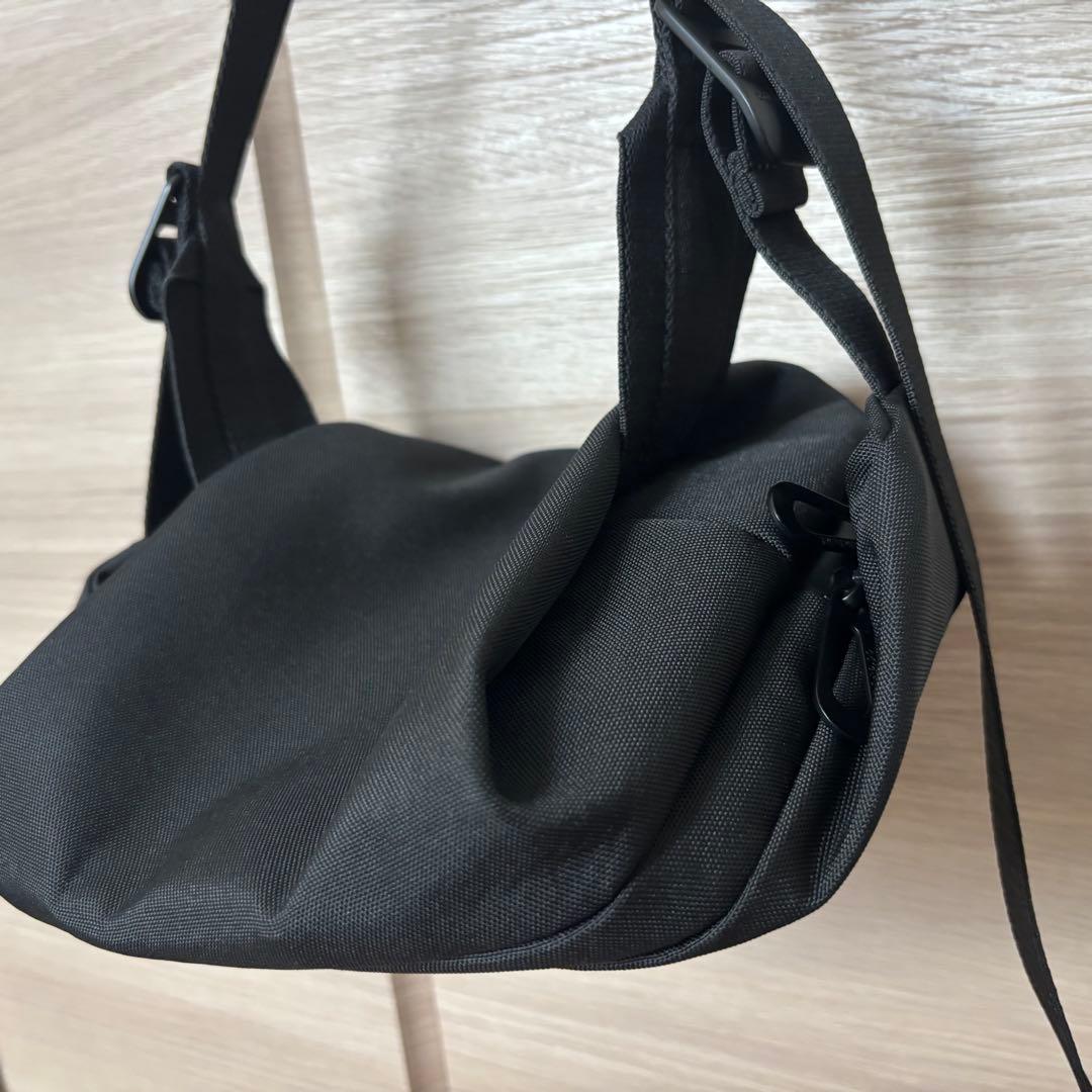 【côte&ciel】ブラック ボディバッグISARAU コートエシエル