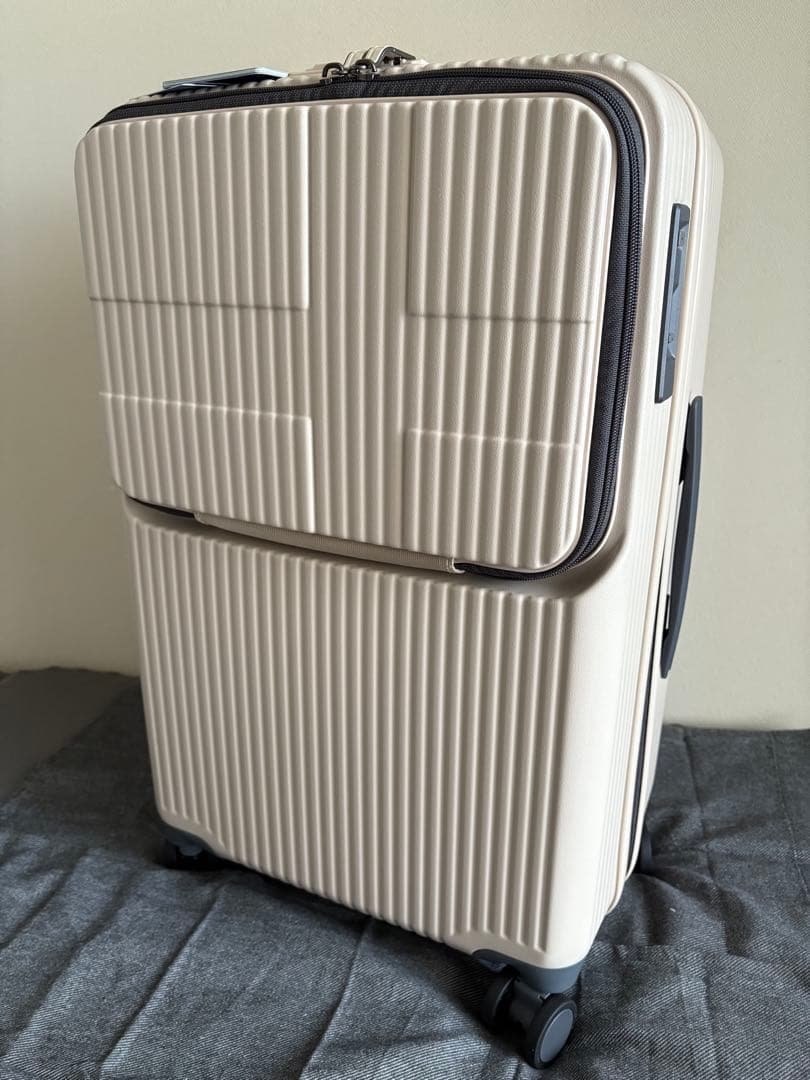 未使用　正規品　イノベーター　スーツケース　62L