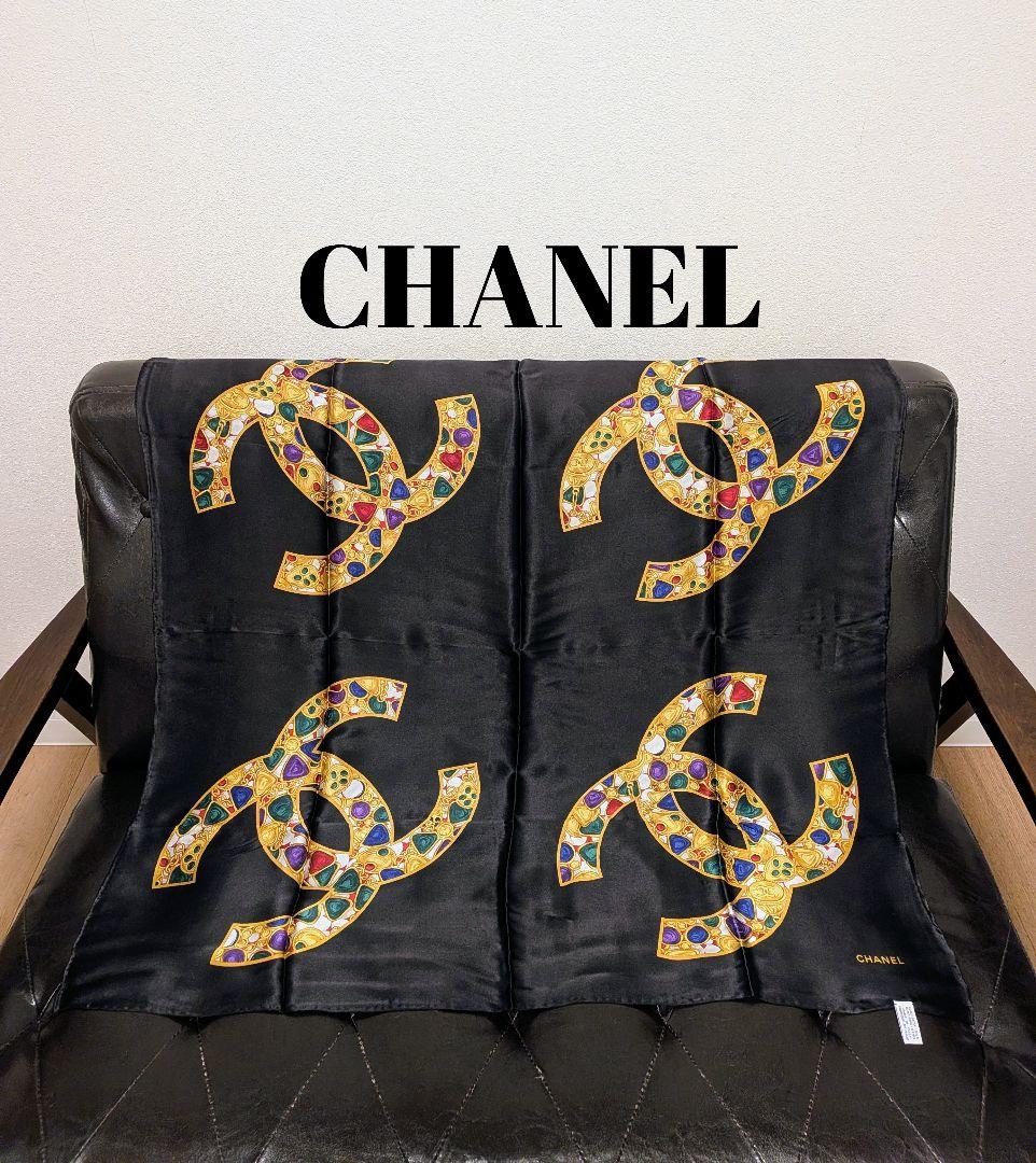 CHANEL　大判シルクスカーフ　ココマーク　ジュエリー柄　宝石柄　黒　ブラック