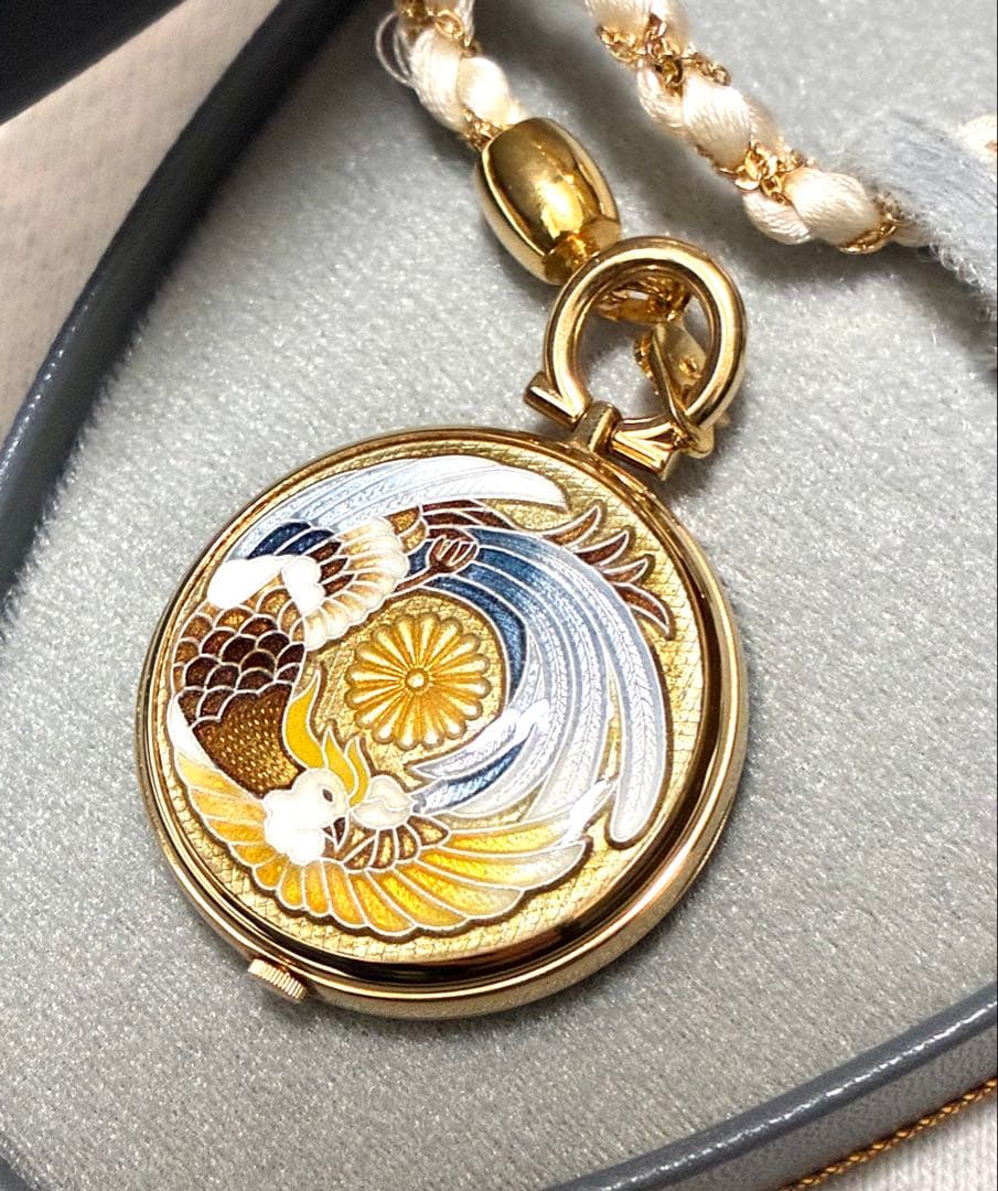 天皇陛下御在位六十年記念 懐中時計 金色 チェーン付き　電池交換済　美品