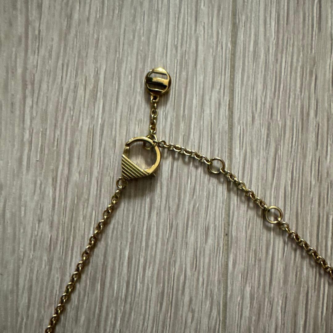 アロEmporio Armani ゴールドロゴペンダントネックレス