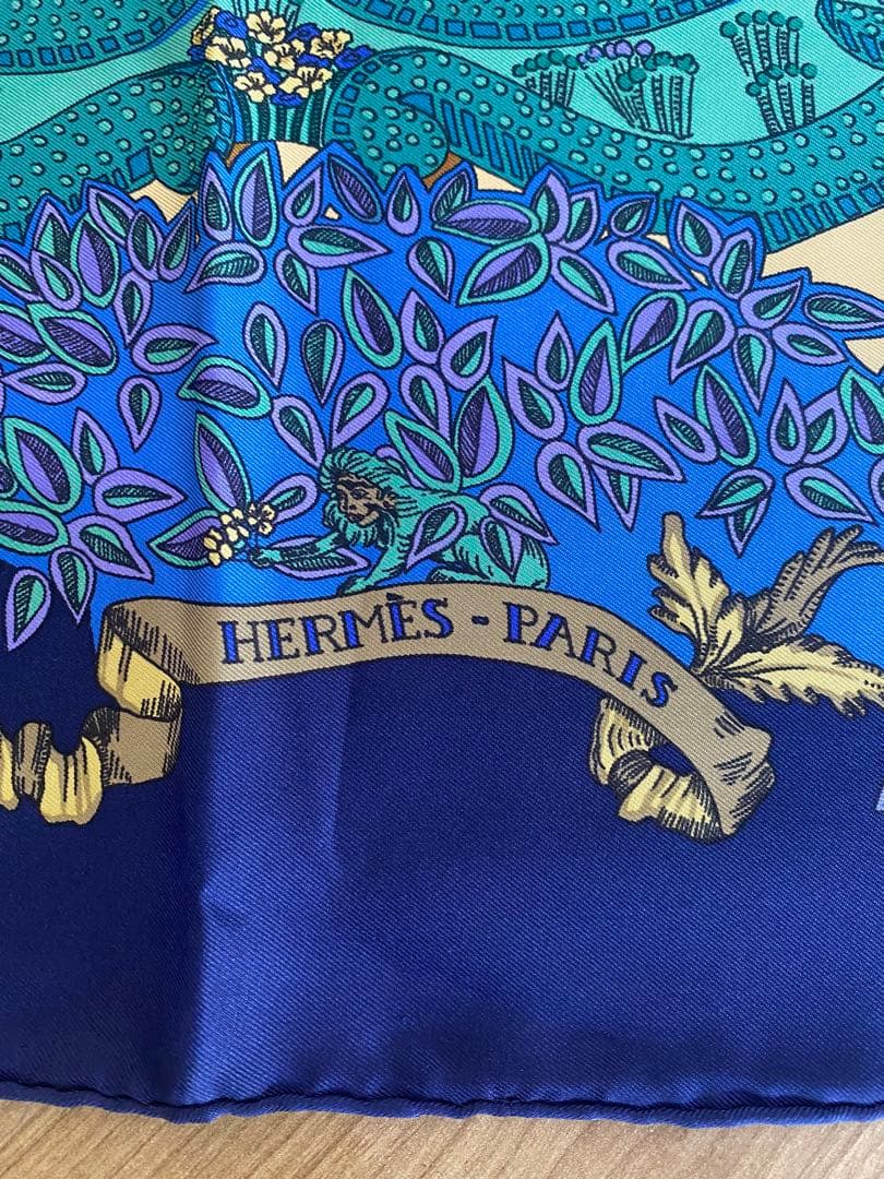 【美品】HERMES 　エルメス　カレ90　 王の楽園　シルク100%