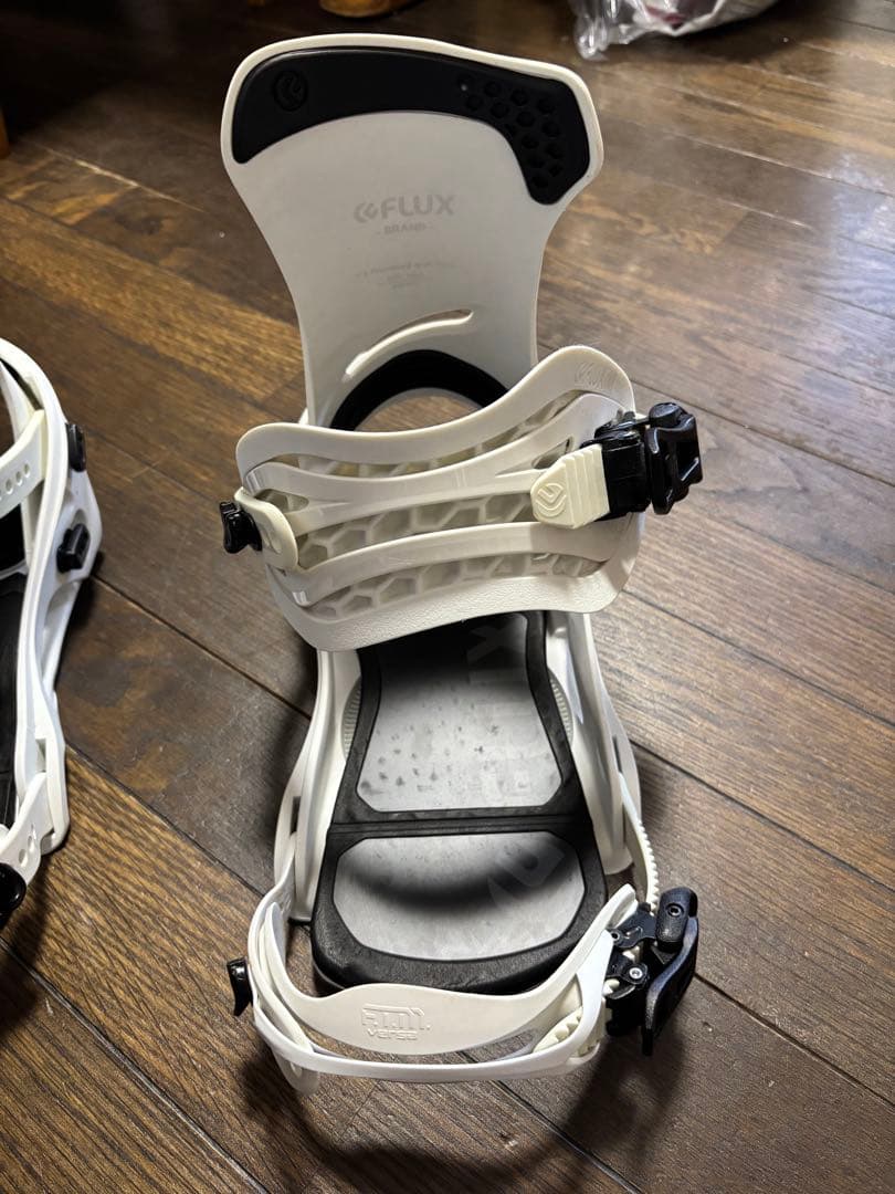 フラックス　FLUX DS 19-20 スノーボードビンディング 白