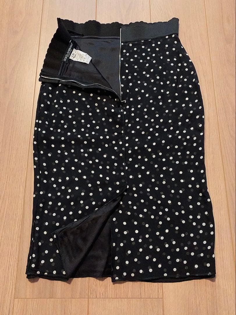 土日限定2万円引き！DOLCE&GABBANAシルクドットハイウエストスカート◆
