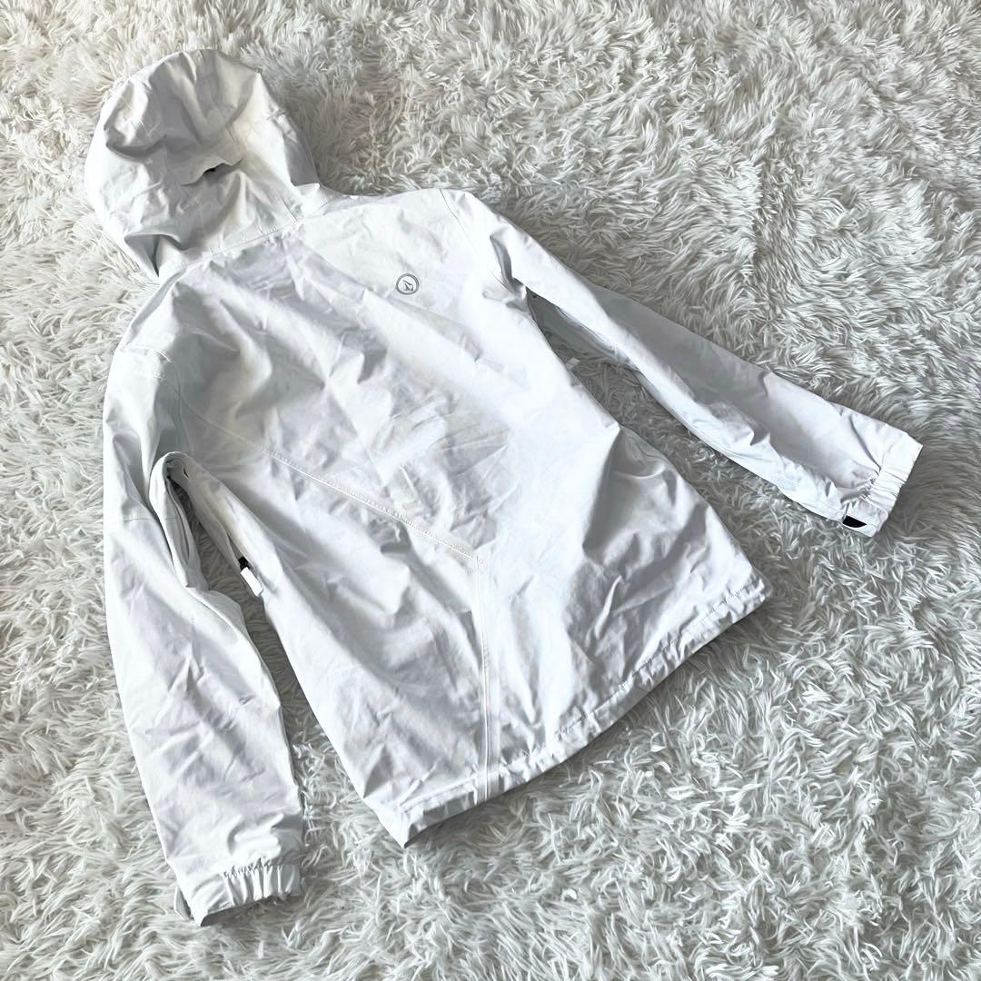 #4i✨VOLCOM ゴアテックス✨スノボウェア ジャケット メンズM 白