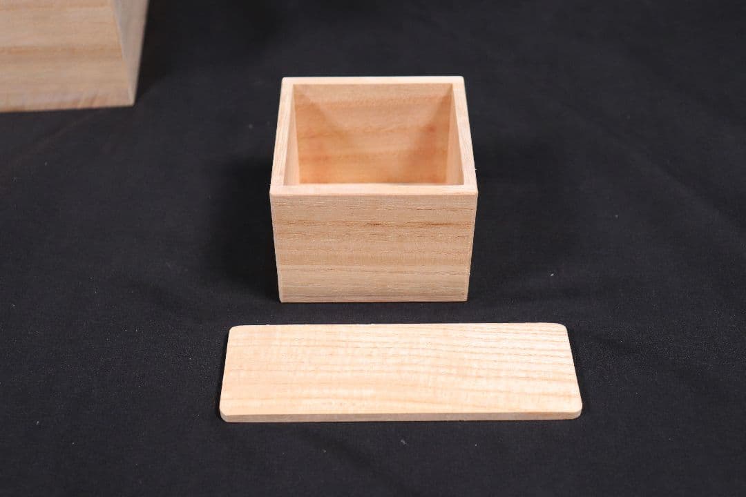 【新米の美味しさ長続き】10キロ用米びつ　一合升&すりきり板付き　伝説の米びつ