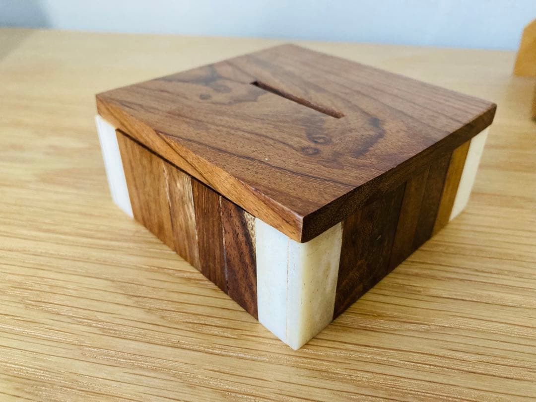 MONIQUE CHARTLAND フォトフレーム　貯金箱　パズル