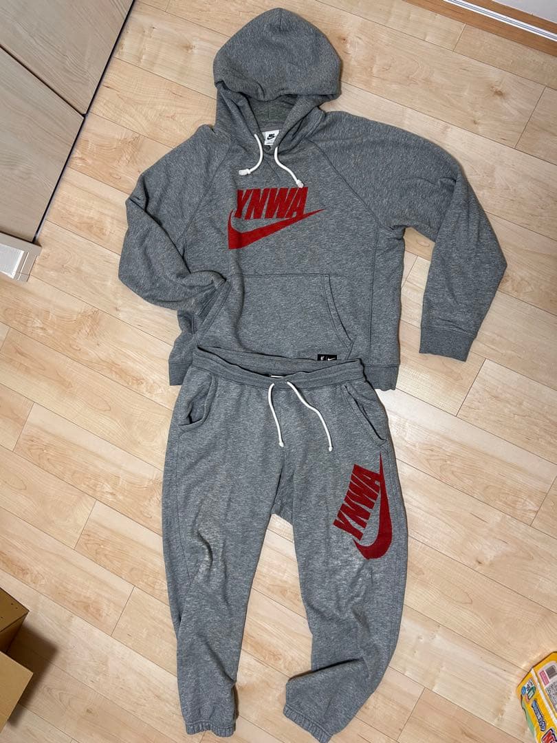 リバプール　Nike YNWA パーカーセットアップ