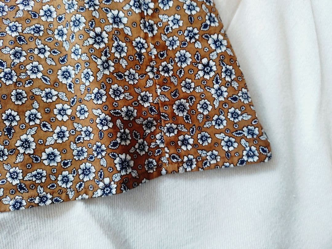 【新品・未使用】homspun ホームスパン 花柄 コットン半袖シャツ