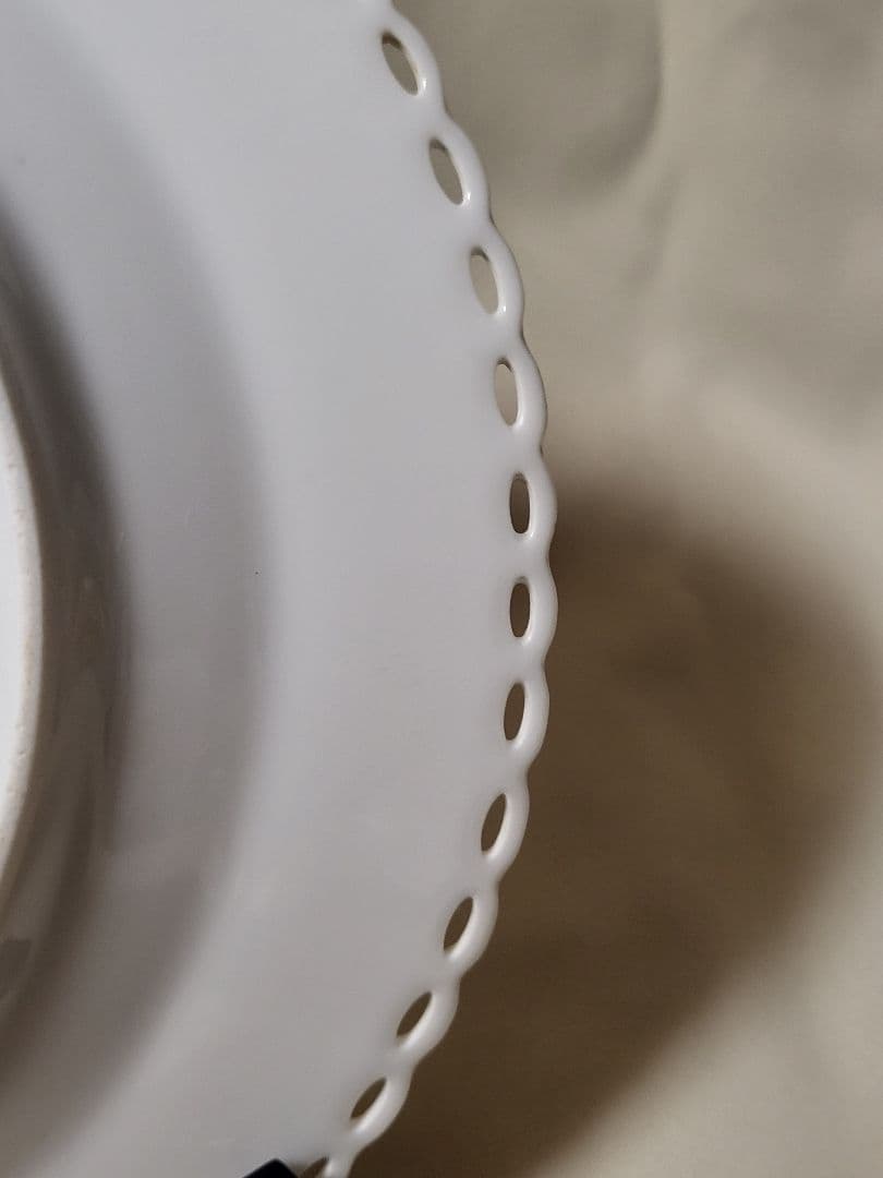 ロイヤルコペンハーゲン　バーガンディフルーテッド　フルレース　プレート