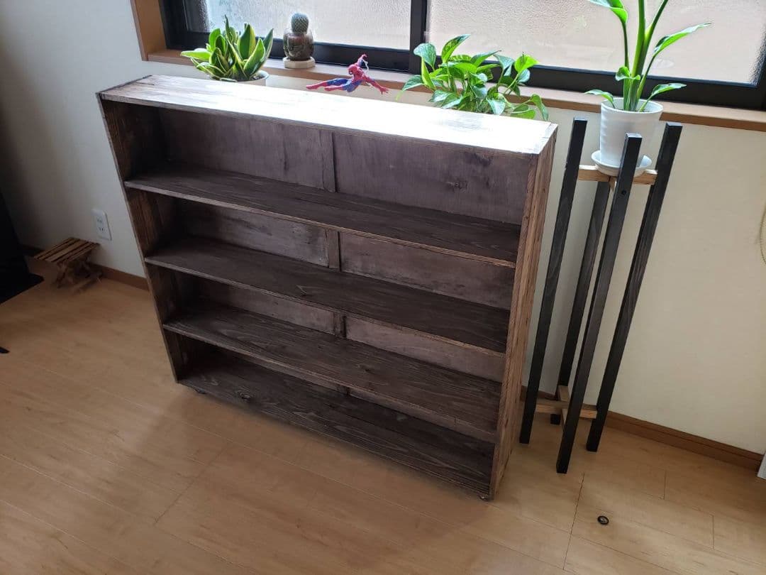 天然材を使用した古材風　本棚　マガジンラック