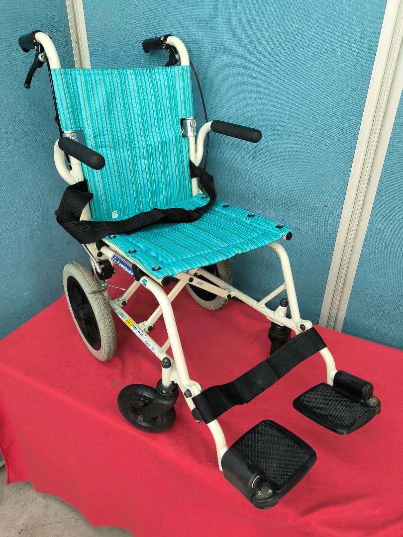 旅行、お出かけに最適！カワムラ　アルミ簡易車いす 旅ぐるま　KA6