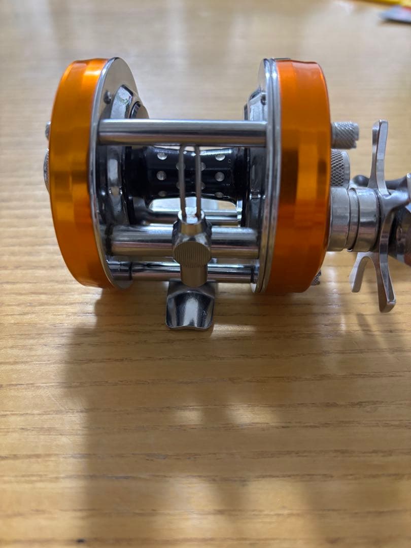 アブガルシア アンバサダー5501CS ROCKET サンセットオレンジ