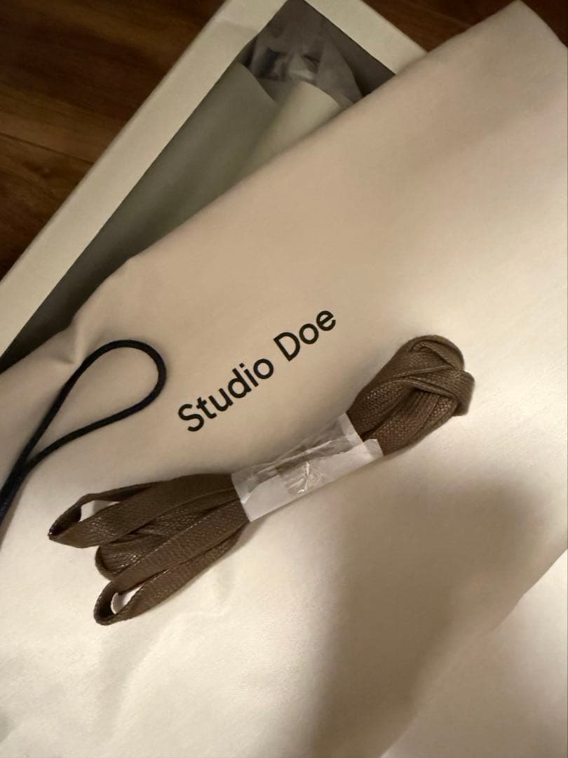 studiodoe サテンスニーカー