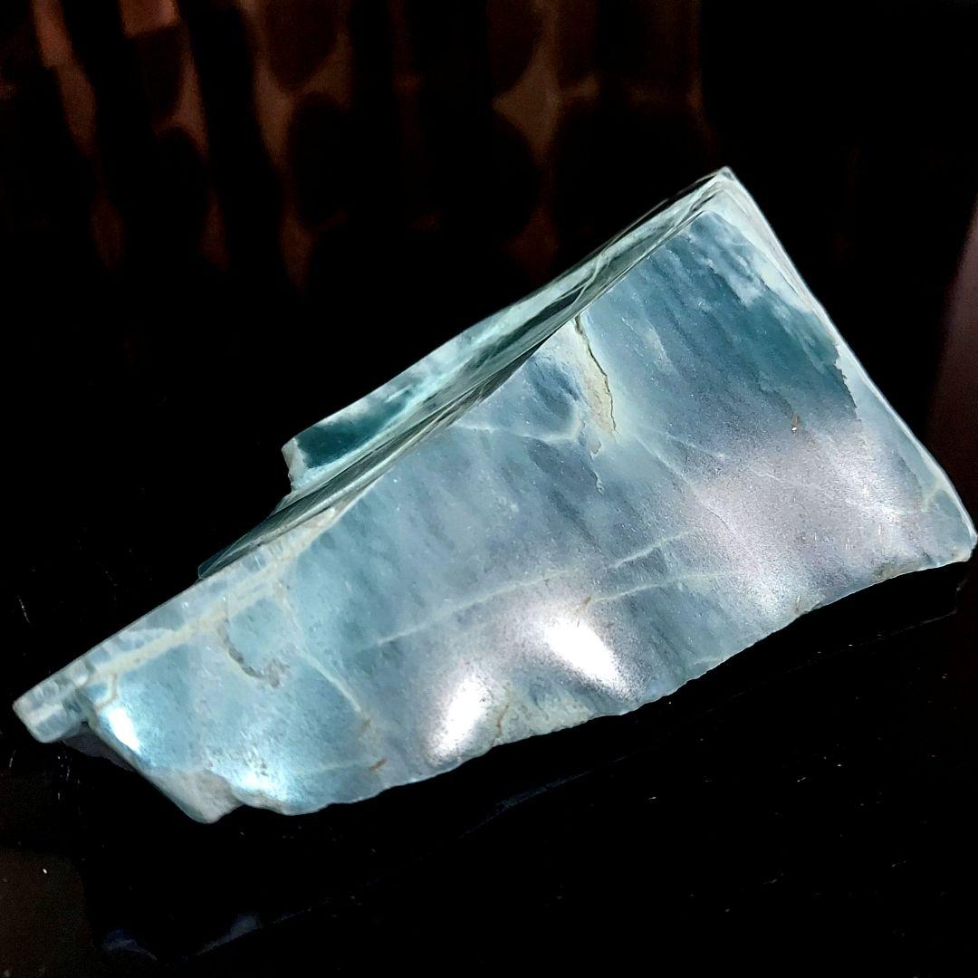 希少！産出量の少ないブルーグリーンが綺麗な グアテマラ翡翠原石3面磨き 550