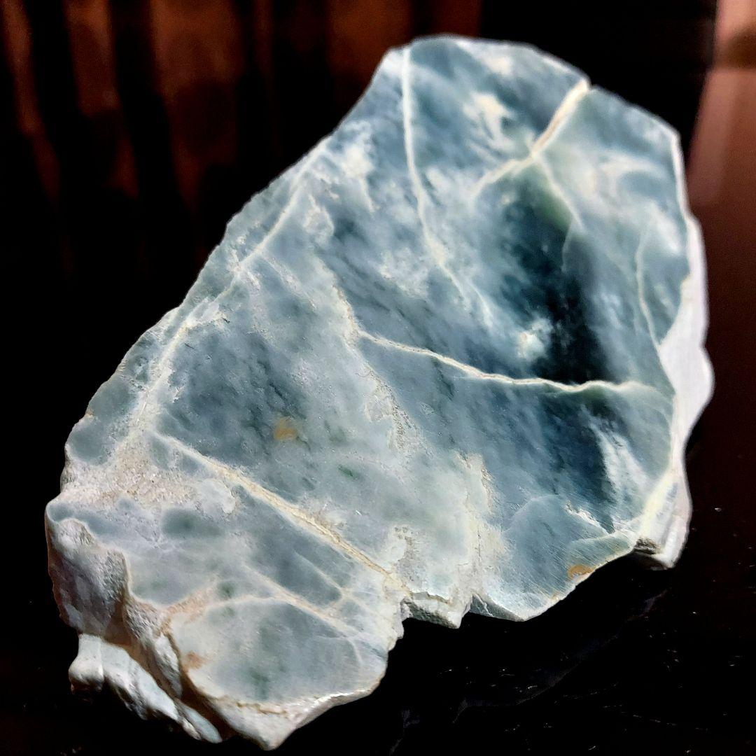 希少！産出量の少ないブルーグリーンが綺麗な グアテマラ翡翠原石3面磨き 550