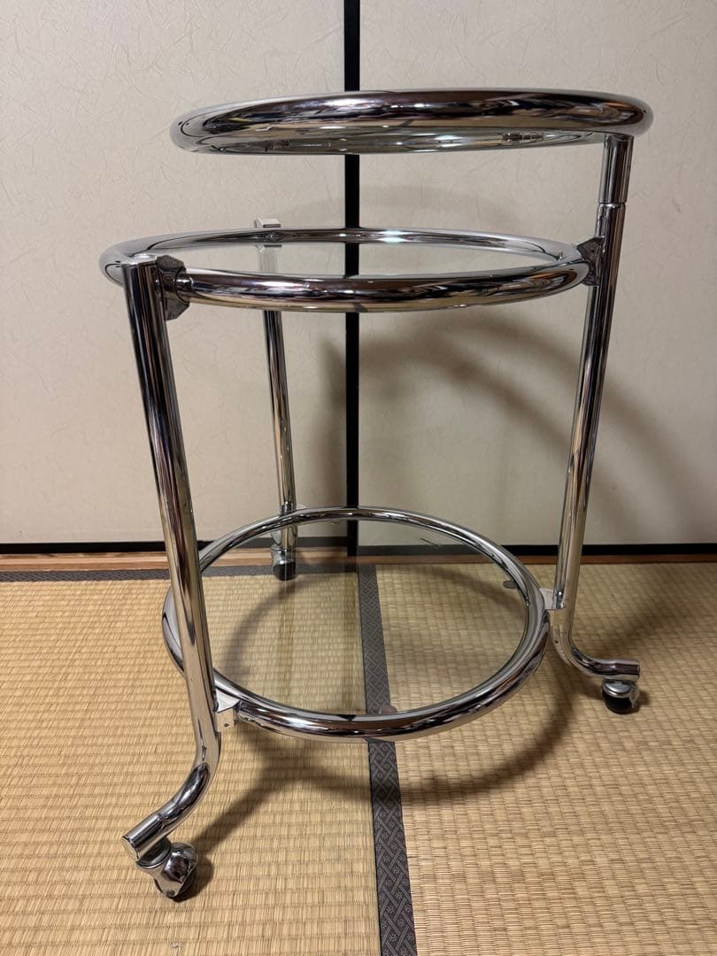 ガラステーブル3段　ミッドセンチュリー　ラウンドテーブル　コーヒーテーブル