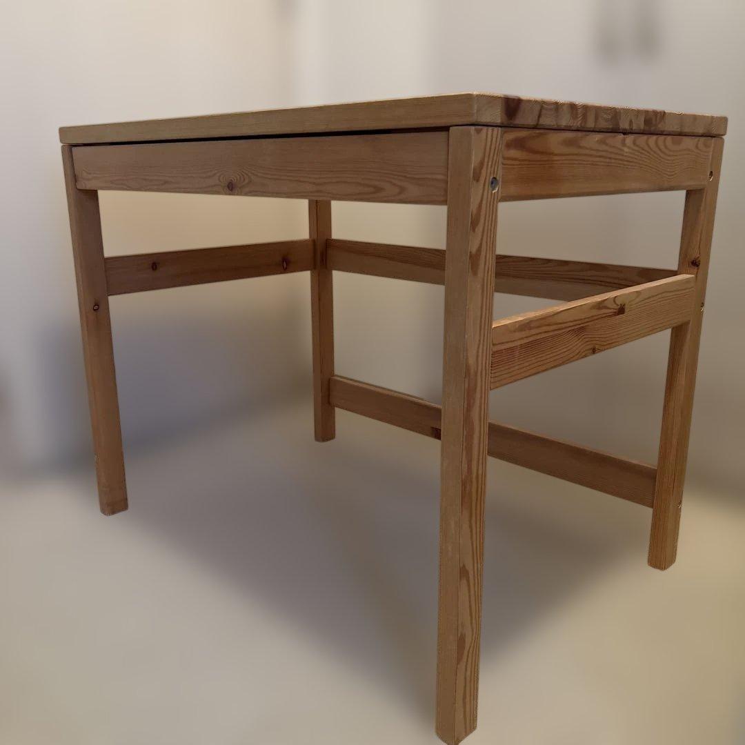 引き出し付きデスク　＊イスも必要であれば無料でお付けします。