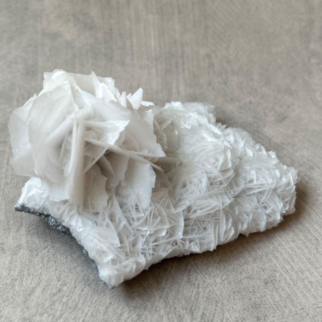 高品質　ホワイトローズカルサイト　白薔薇　カルサイト　ヤオガンシャン産