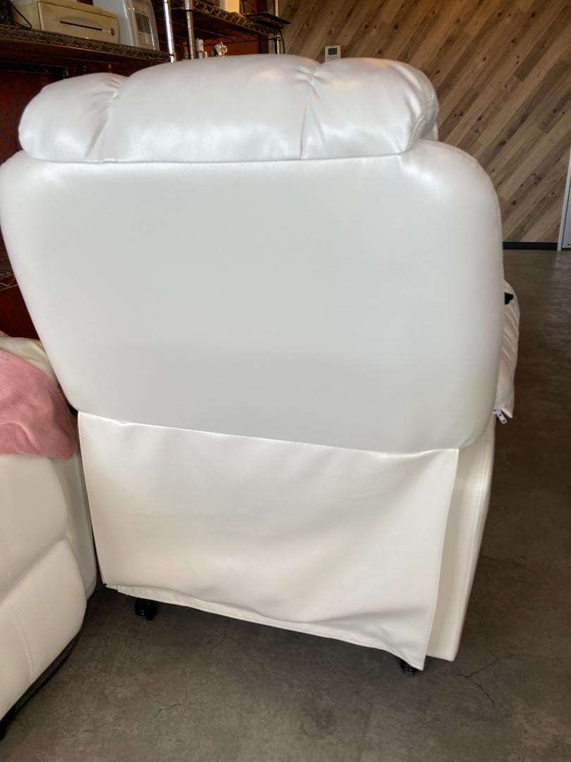 リクライニングホワイトチェア マツエク