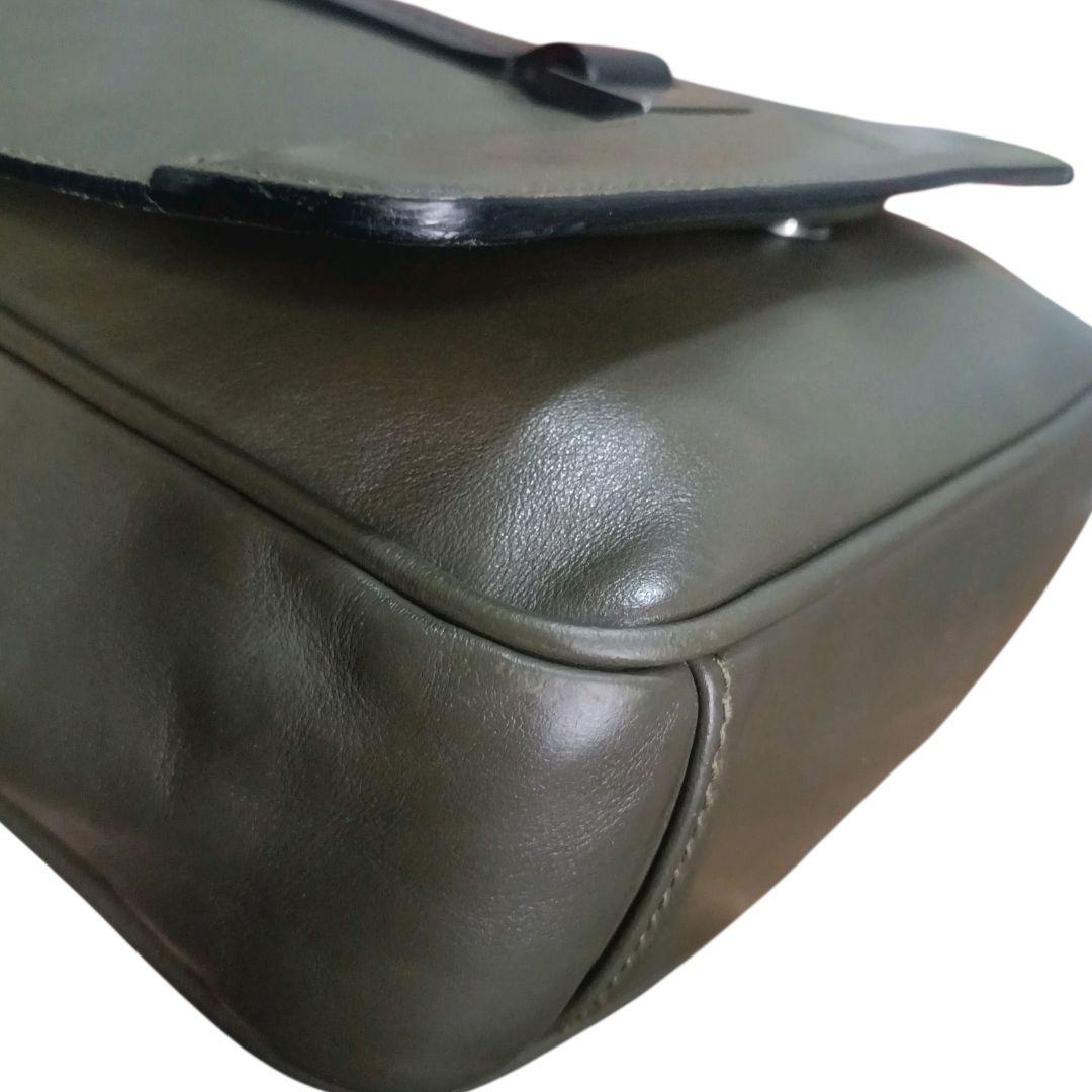 ✨Salvatore Ferragamo 羊革オールレザー メッセンジャーバッグ