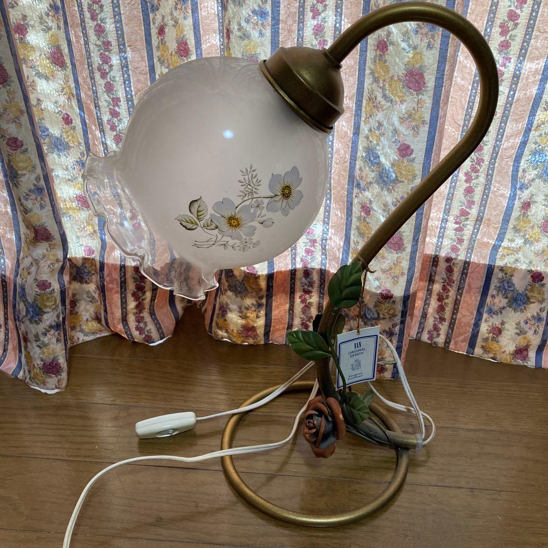 レトロ アンティーク ヴィンテージ フリル エレガントランプ　テーブルランプ