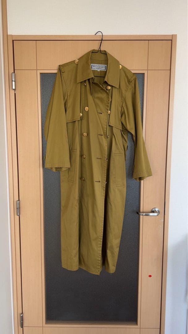 エ*グ様 イブサンローラン　ヴィンテージ　トレンチコート　金ボタン　腰ベルト付き