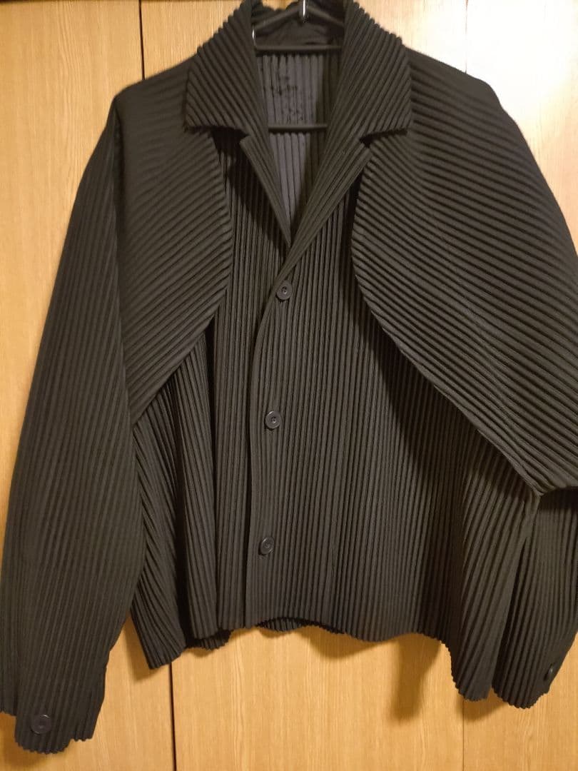 HOMME PLISSÉ ISSEY MIYAKE COVER AND FOLD