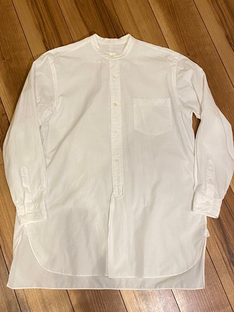 COMOLI バンドカラーロングシャツ2