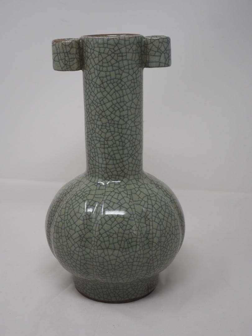 青磁三ツ口花瓶　貫入デザイン　〇宋元年　中国　-SO