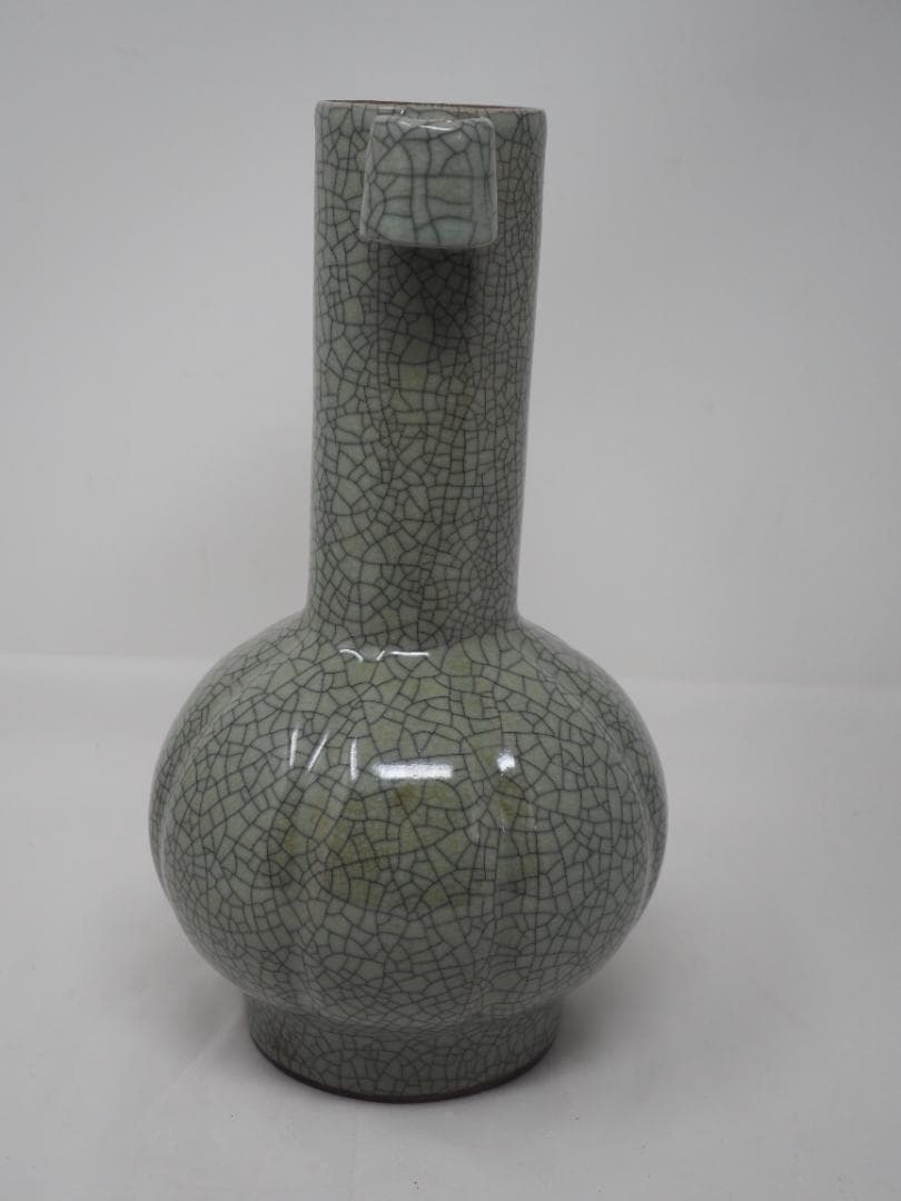 青磁三ツ口花瓶　貫入デザイン　〇宋元年　中国　-SO