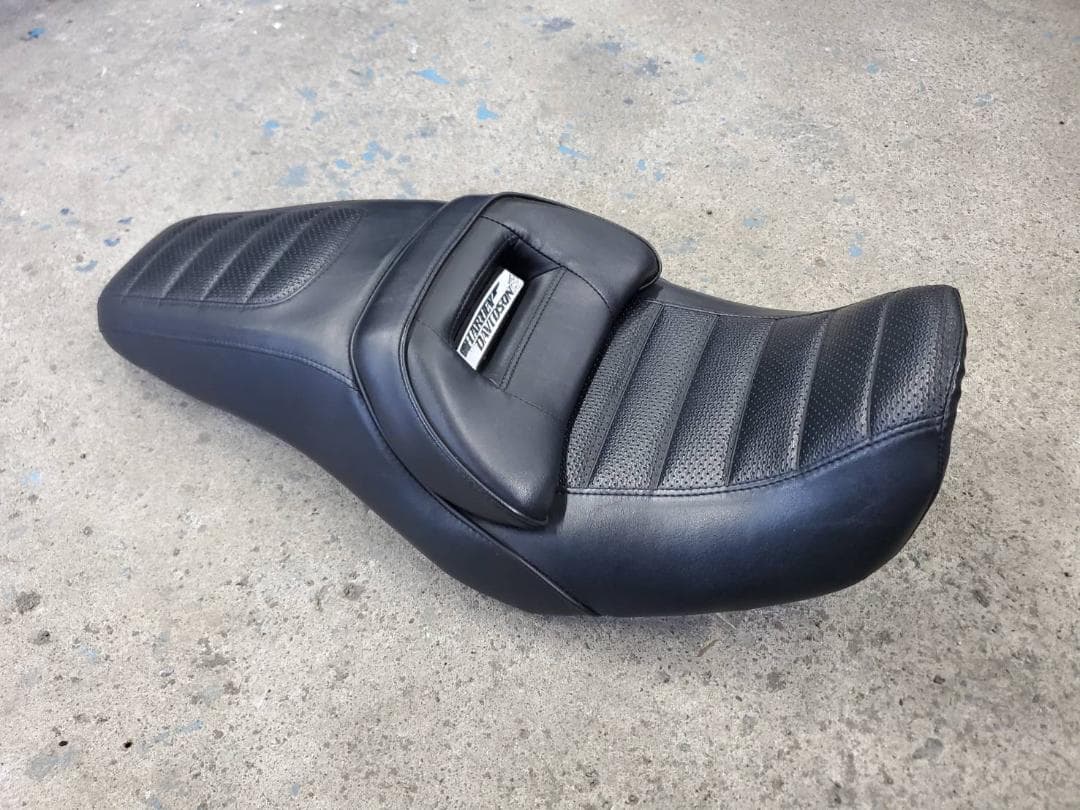 美品ハーレー ダイナ ローライダー 06~17 純正 シートパッド リーチシート