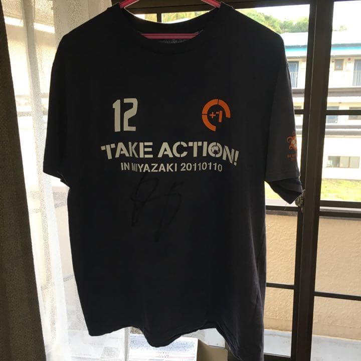 中田英寿さんの直筆サインTシャツ