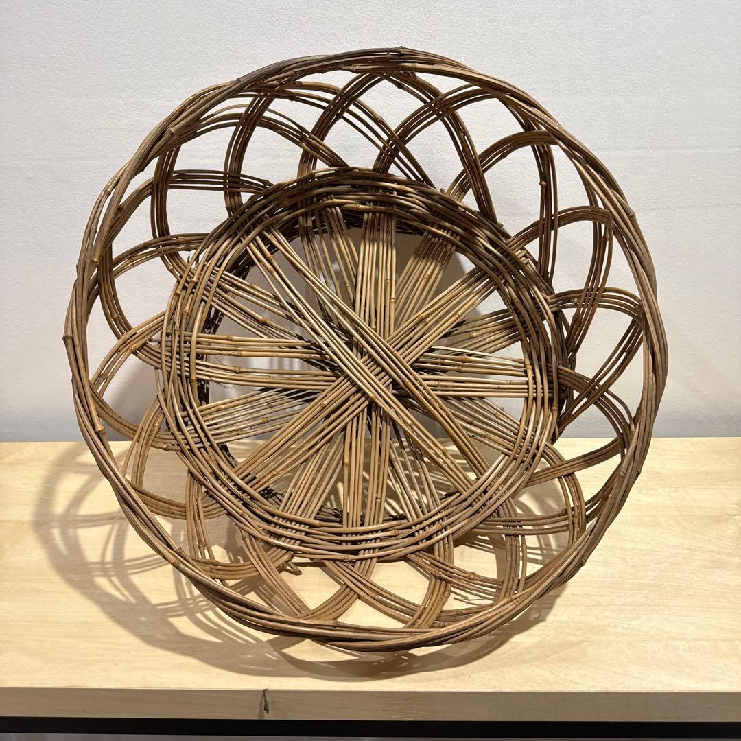 籐製円形バスケット 編み込みデザイン